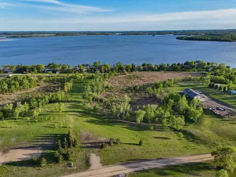 327 Nn A E Rosewood Trl, Dent, MN 56528