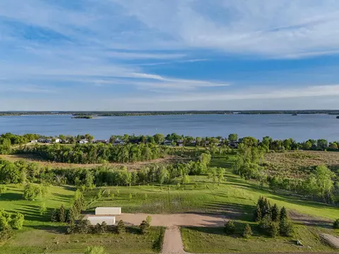 330 Nn D E Rosewood Trl, Dent, MN 56528