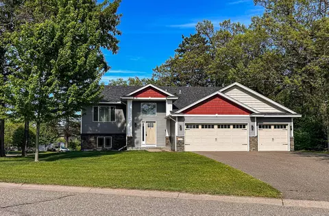 21215 Old Lake George Blvd NW, Oak Grove, MN 55303