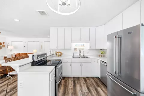 Kitchen - 1605 Larson Dr, Mora, MN 55051 photo 3 of 4