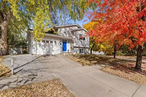 411 E 1st St, Chaska, MN 55318
