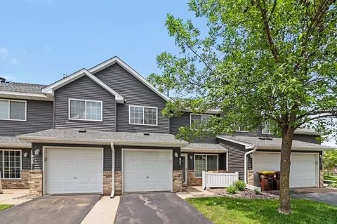 807 Horizon Dr SE, New Prague, MN 56071