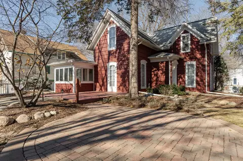 816 1st St NW, Rochester, MN 55901