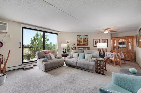 2601 Kenzie Ter #318, Saint Anthony, MN 55418