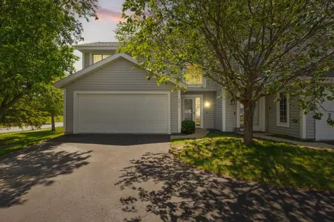 2814 Riverwood Ln NW, Rochester, MN 55901