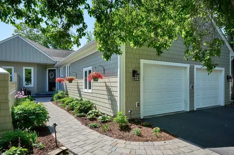 3008 Pelican Point Cir, Mound, MN 55364