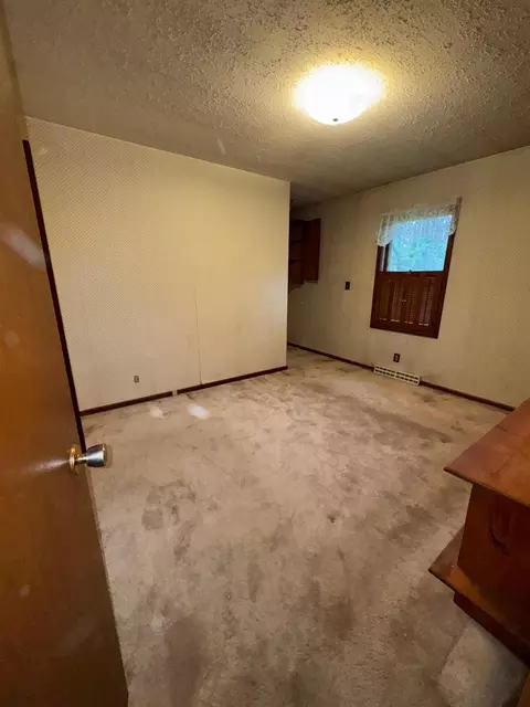 Bedroom - 37373 Hanson Rd, Bigfork, MN 56628 photo 2 of 6