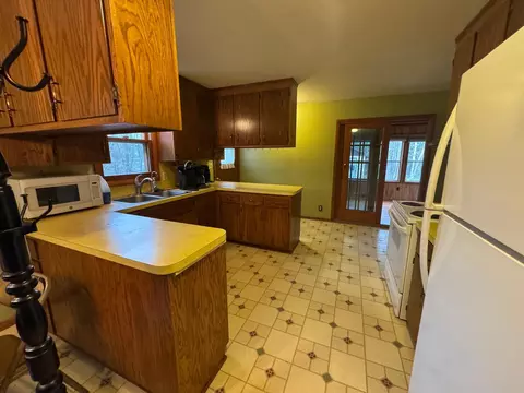 Kitchen - 37373 Hanson Rd, Bigfork, MN 56628 photo 3 of 5