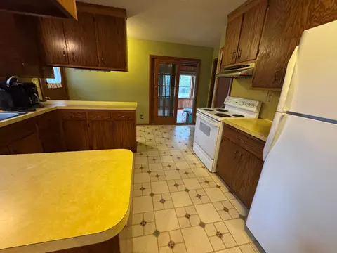 Kitchen - 37373 Hanson Rd, Bigfork, MN 56628 photo 4 of 5