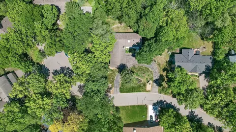 12020 Mayflower Cir, Hopkins, MN 55305