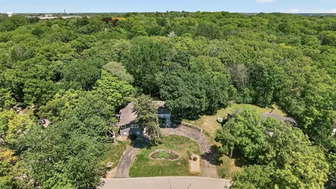 12020 Mayflower Cir, Hopkins, MN 55305