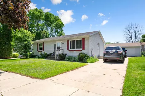 2038 44th St NW, Rochester, MN 55901