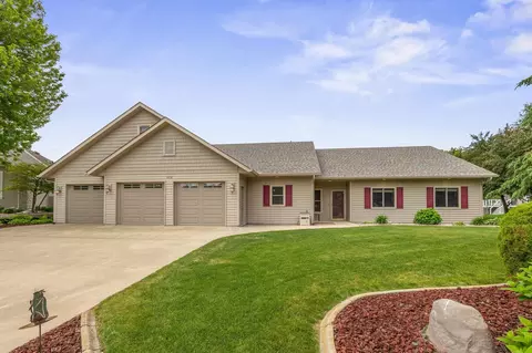 1278 Birdie Cir NW, Hutchinson, MN 55350