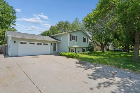 11116 Louisiana Ct E, Champlin, MN 55316