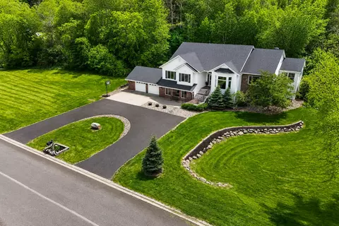 9655 Barton Trl, Inver Grove Heights, MN 55077
