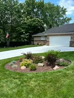 8153 172nd St W, Lakeville, MN 55044