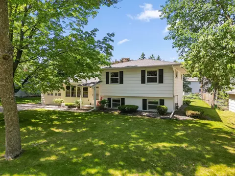 3645 Rolling View Dr, White Bear Lake, MN 55110