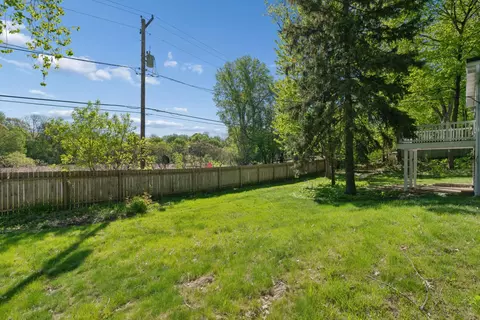 Exterior - 75 Pleasant Ln E, Excelsior, MN 55331 photo 5 of 8