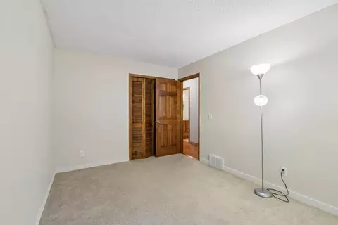 Bedroom - 75 Pleasant Ln E, Excelsior, MN 55331 photo 3 of 6