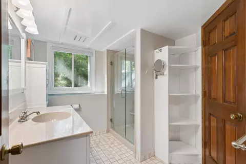 Bath - 75 Pleasant Ln E, Excelsior, MN 55331 photo 3 of 3