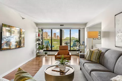 52 Groveland Ter #A302, Minneapolis, MN 55403