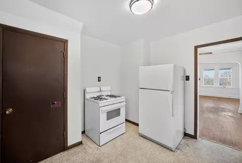 Kitchen - 2711 W 9th St, Duluth, MN 55806 photo 2 of 4