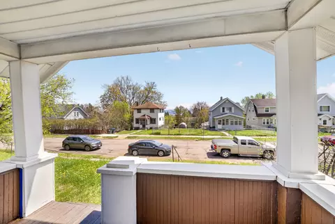 Exterior - 2711 W 9th St, Duluth, MN 55806 photo 3 of 7
