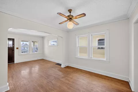 Living - 2711 W 9th St, Duluth, MN 55806 photo 5 of 5