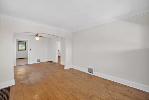 Living - 2711 W 9th St, Duluth, MN 55806 photo 3 of 5