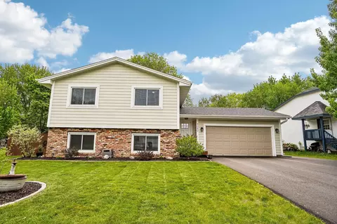 9040 Magnolia Ln N, Maple Grove, MN 55369