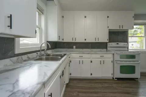 Kitchen - 920 11th Ave NE, Brainerd, MN 56401 photo 2 of 3