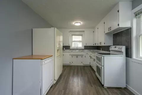 Kitchen - 920 11th Ave NE, Brainerd, MN 56401 photo 1 of 3