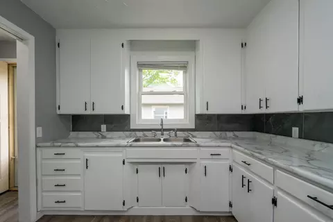 Kitchen - 920 11th Ave NE, Brainerd, MN 56401 photo 3 of 3