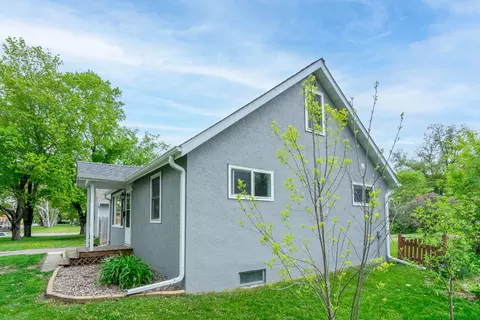 Exterior - 920 11th Ave NE, Brainerd, MN 56401 photo 4 of 10