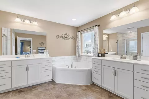 Bath - 3863 Founders Path, Chaska, MN 55318 photo 3 of 4