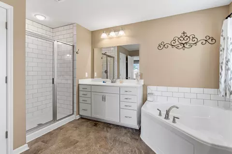 Bath - 3863 Founders Path, Chaska, MN 55318 photo 4 of 4