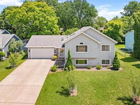 4876 Erickson Dr, New Hope, MN 55428