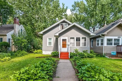 4917 31st Ave S, Minneapolis, MN 55417