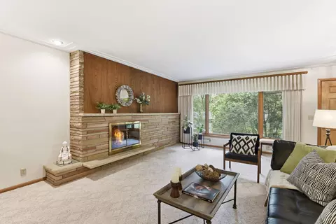 6221 Hansen Rd, Edina, MN 55436