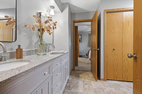 Bath - 8568 Paradise Beach Rd, Brainerd, MN 56401 photo 2 of 3