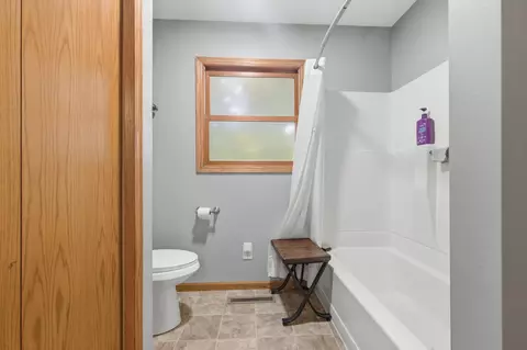Bath - 8568 Paradise Beach Rd, Brainerd, MN 56401 photo 3 of 3