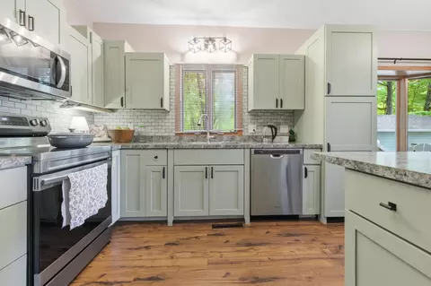 Kitchen - 8568 Paradise Beach Rd, Brainerd, MN 56401 photo 2 of 2