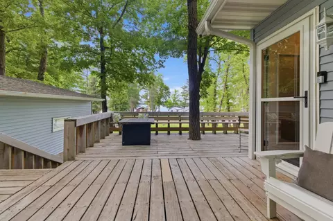 Exterior - 8568 Paradise Beach Rd, Brainerd, MN 56401 photo 3 of 10