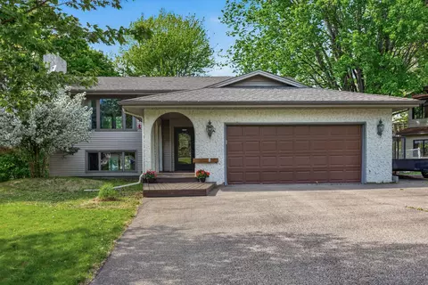 15026 Chestnut Dr, Burnsville, MN 55306