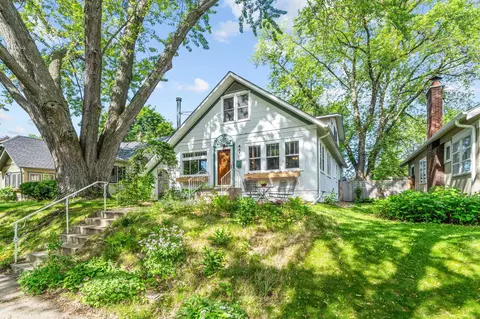 441 Saratoga St S, Saint Paul, MN 55105