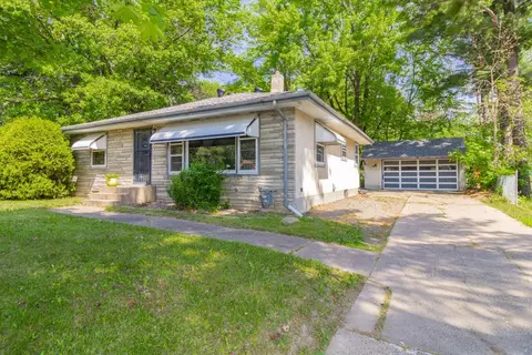1751 Larpenteur Ave E, Maplewood, MN 55109