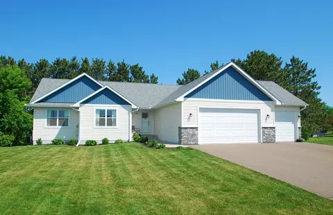 1257 Pinewood Trl, New Richmond, WI 54017