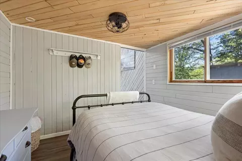 Bedroom - 3349 21st Ave NW, Hackensack, MN 56452 photo 2 of 3