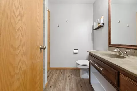 Bath - 4914 Cedar Scenic Rd, Baxter, MN 56425 photo 2 of 4