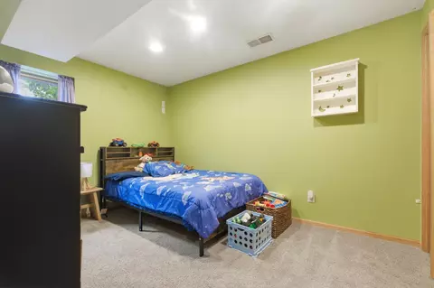 Bedroom - 4914 Cedar Scenic Rd, Baxter, MN 56425 photo 8 of 11
